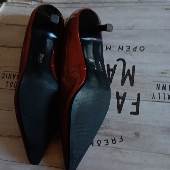 Shoes - Picture 4 of 6